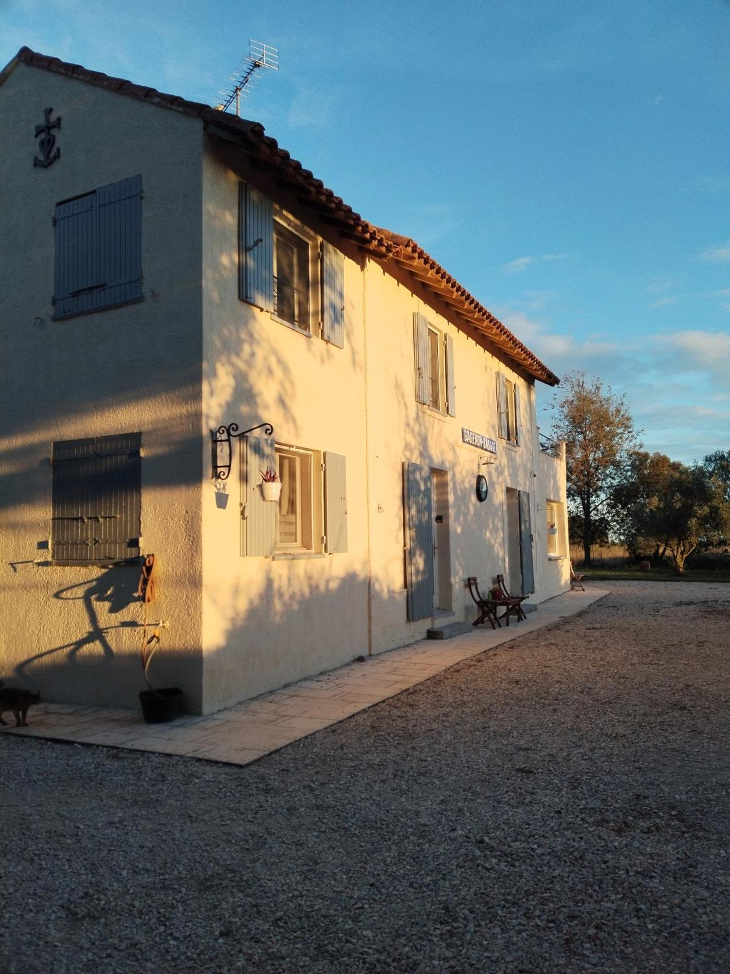 Ancienne Gare Homestay Arles